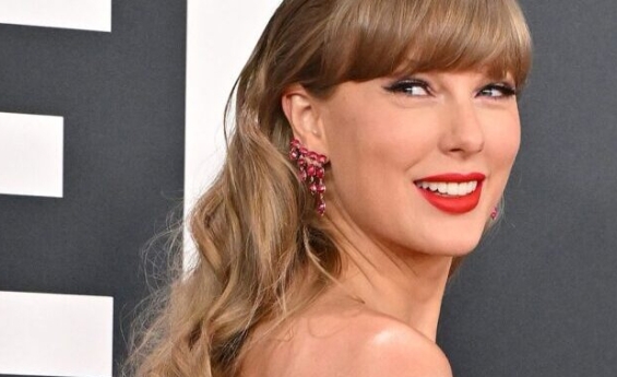 TAYLOR SWIFT'S TEAM CALLS SHOWGIRL LAWSUIT "ABSURD"