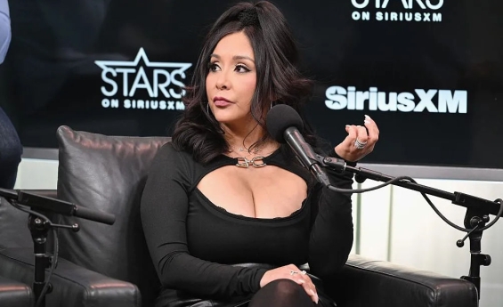 SNOOKI OPENS UP ABOUT "SCARY" HYSTERECTOMY AFTER CERVICAL CANCER DIAGNOSIS 