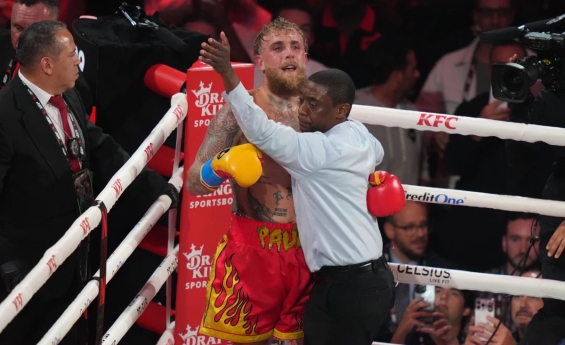 JAKE PAUL TARGETS CHRISTMAS EVE BOXING COMEBACK
