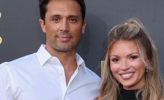 STEPHEN COLLETTI'S WIFE ALEX WEAVER GIVES BIRTH, WELCOMES FIRST BABY