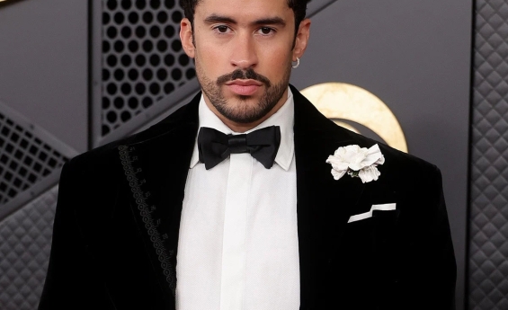 BAD BUNNY RETURNS TO SOCIAL MEDIA AFTER WIPING HIS INSTAGRAM ACCOUNT.