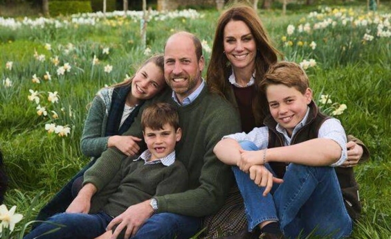 PRINCE WILLIAM, KATE MIDDLETON CELEBRATES 15TH ANNIVERSARY WITH PRICELESS  FAMILY PHOTO.