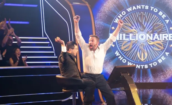 BEN AFFLECK WINS THE RARE $1,000,000 JACKPOT IN SURPRISE WHO WANTS TO BE A MILLIONAIRE APPEARANCE