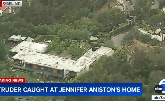 SUSPECT BOOKED FOR FELONY VANDALISM AFTER CRASHING INTO JENNIFER ANISTON'S HOME GATE