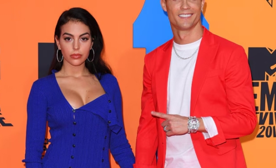 CRISTIANO RONALDO’S WIFE ADOPTS  HIS THREE OLDER CHILDREN