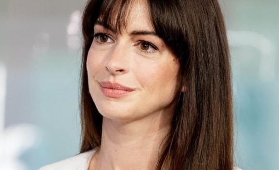 ANNE HATHAWAY REVEALS WHY SHE CHOSE TO ANNOUNCE HER PREGNANCIES ONLINE