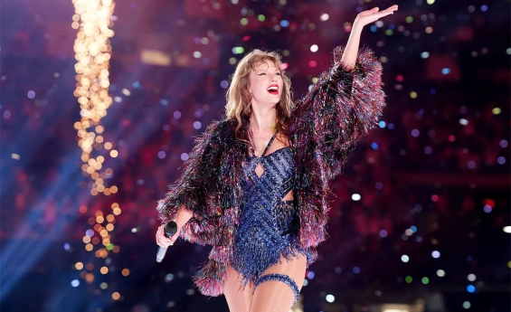 TAYLOR SWIFT SETS RECORD AS WEALTHIEST FEMALE MUSICIAN IN HISTORY