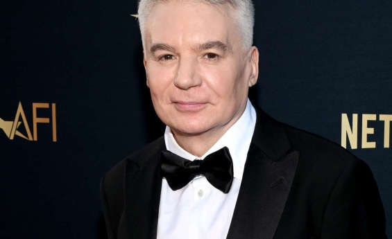 MIKE MYERS MAKES COMEBACK AFTER FOUR - YEARS HIATUS WITH SURPRISE ROLE IN MICHAEL JACKSON BIOPIC