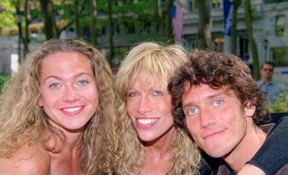 CARLY SIMON OFFERS RARE INSIGHT INTO HOW HER DIVORCE FROM JAMES TAYLOR IMPACTED HER CHILDREN