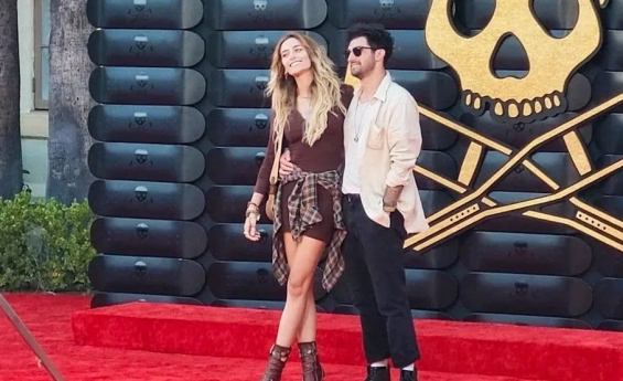 PARIS JACKSON SPARKS ROMANCE RUMORS  WITH MYSTERY MAN AT JACKASS PREMIERE