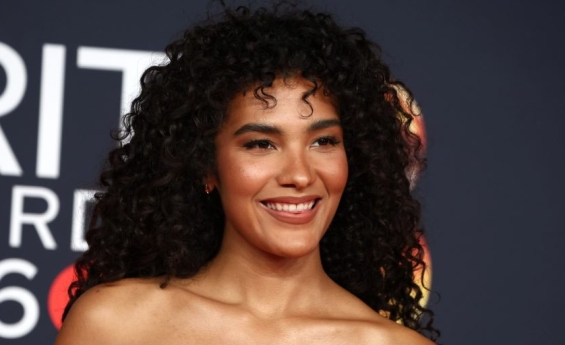 OLIVIA DEAN JOINS SPOTIFY'S BILLIONS CLUB AS "MAN I NEED " HITS 1B STREAMS 