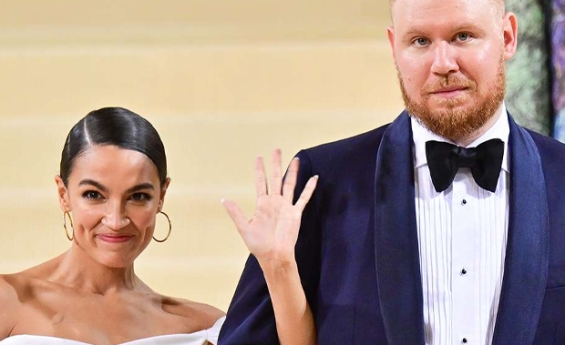 ALEXANDRIA OCASIO-CORTEZ AND LONGTIME  PARTNER RILEY ROBERTS END THEIR ENGAGEMENT