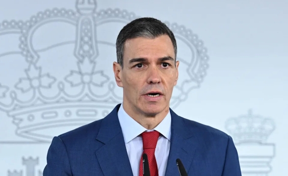 SÁNCHEZ REJECTS TRUMP TRADE THREAT WITH FIRM “NO TO WAR” MESSAGE 