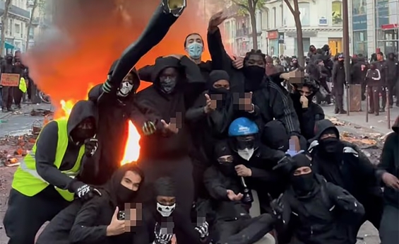 FRENCH RIOTERS ATTACK SHOPS AND BUSINESSES AS POLICE ADMIT THEY LOST CONTROLL OF PROTESTS