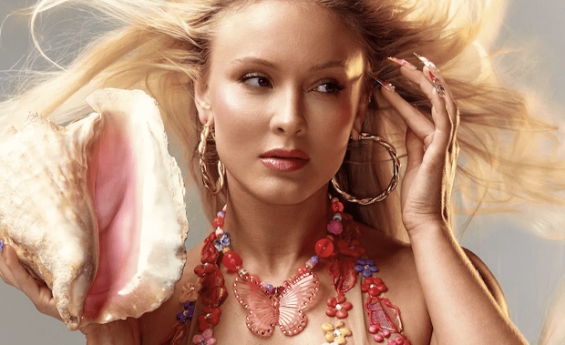 ZARA LARSSON TURNS FASHION  INTO FAN TREASURE