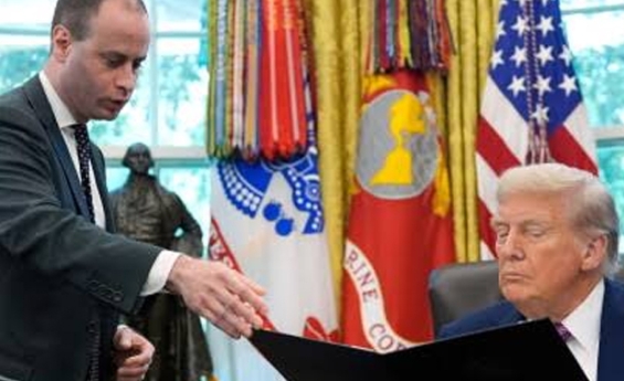 TRUMP ANNOUNCES STAFF SECRETARY WILL SCHARF WILL BE HIS NEW WHITE HOUSE COUNSEL