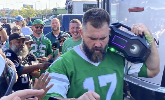 JASON KELCE REVEALS HIS UNEXPECTED COLLEGE GROOMING HABITS