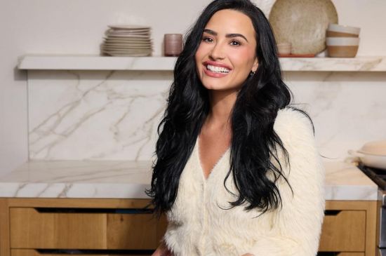 DEMI LOVATO HOSPITALIZED AFTER POSSIBLE FOOD ALLERGY