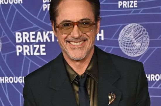 ROBERT DOWNEY JR. STRONGLY CRITICIZES THE IDEA THAT SOCIAL MEDIA INFLUENCERS ARE BECOMING THE TRUE STARS OF THE FUTURE.