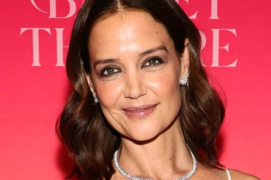 KATIE HOLMES AND HER MOM MAKE RARE JOINT APPEARANCE AT AMERICAN BALLET THEATRE GALA