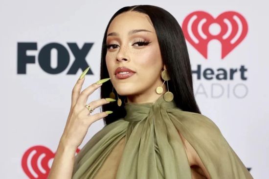 DOJA CAT DEFENDS HIGH ART FOLLOWING TIMOTHÉE CHALAMET’S “ELITIST” CRITIQUE OF OPERA AND BALLET. 