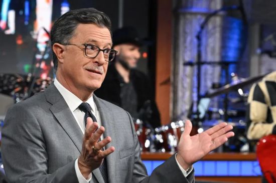 STEPHEN COLBERT KISSES PEDRO PASCAL AND JULIA LOUIS-DREYFUS IN SHOW FAREWELL
