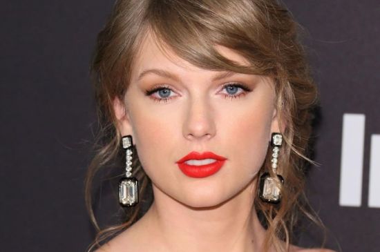 TAYLOR SWIFT REACHES $2 BILLION NET WORTH AND BECOMES WORLD’S WEALTHIEST FEMALE MUSICIAN 