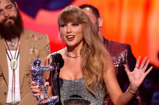 TAYLOR SWIFT TO RECEIVE HER FIRST-EVER ARTIST DIRECTOR HONORS AT THE 2026 MTV VMAS