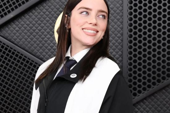 BILLIE EILISH IN TALKS TO MAKE ACTING DEBUT IN ADAPTATION OF SYLVIA PLATH’S THE BELL JAR 