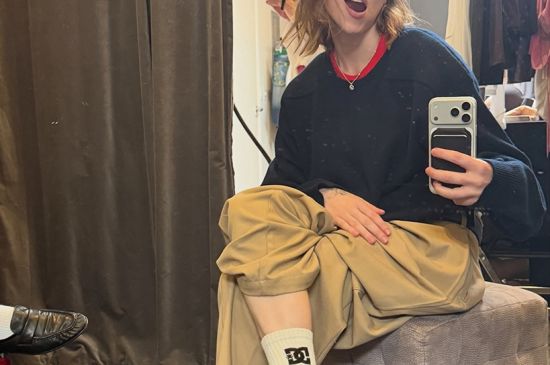 BILLIE EILISH UNVEILS A STRAWBERRY BLONDE ERA