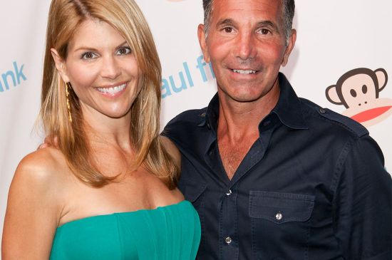 LORI LOUGHLIN OFFICIALLY FILES FOR DIVORCE FROM MOSSIMO GIANNULLI AFTER NEARLY 30 YEARS OF MARRIAGE