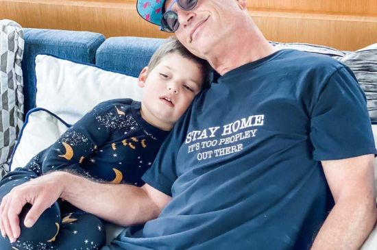 HOWIE MANDEL SAYS HE 'ALMOST DIED' AFTER SELF-MEDICATING DURING COVID-19 PANDEMIC
